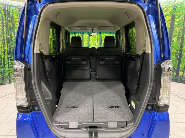 ���i�̂���������ʋ΁A���}���ɏ\���ȉ׎��X�y�[�X���m�ۂ��Ă���܂��B�Z�J���h�V�[�g��|���ƁA�傫�ȉו��̐ύڂ��\�ł���