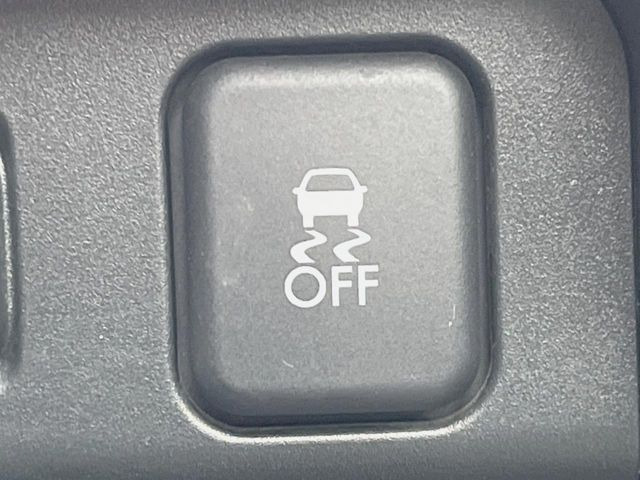 �y������h�~���u�z�ԗ��̉���������m����ƁA�����I�Ɏԗ��̐i�s������ۂ悤�Ɏԗ��𐧌䂵�܂��B�J�̓��ȂǊ���₷���H�ʏ󋵂ł����S�ȉ^�]���\�ł��B