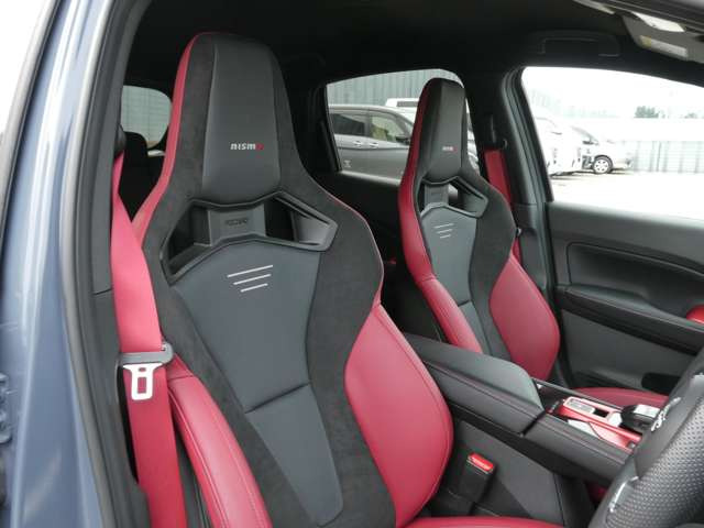 ノートオーラ1.2 NISMO チューンド e-POWER 4WD