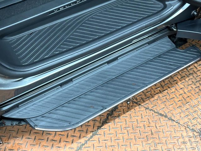 ���[�J�[�I�v�V�����́y���j�o�[�T���X�e�b�v�z�𑕔��B�X���C�h�h�A�ƘA�������X�e�b�v�ɂ��A�����Ȃ��q�l�̏��~�肪���Ղ��Ȃ�܂���