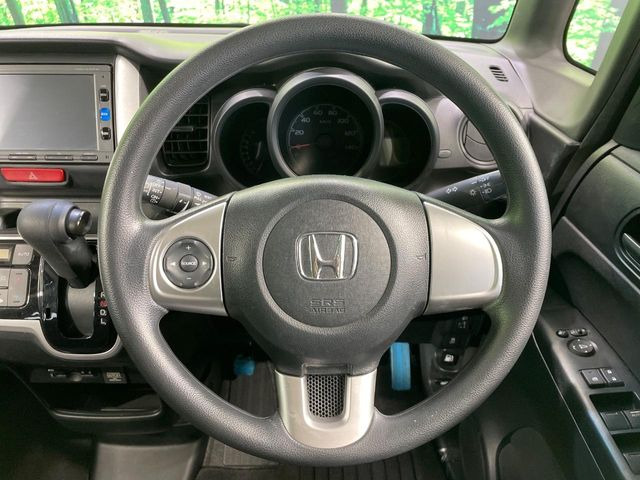 �y�X�e�A�����O�X�C�b�`�z�^�]���A�O������ڐ������炷���ƂȂ��A�I�[�f�B�I���̑��삪�\�ȕ֗��@�\!���S&���K�ȃh���C�u�����o���Ă���܂���