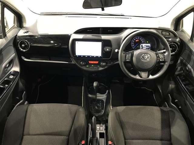 ヴィッツ1.5 ハイブリッド F セーフティ エディションIII