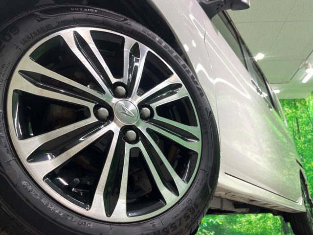 �y����15�C���`�A���~�z�C�[���z�O�ςɃ}�b�`���������A���~�z�C�[���𑕒����Ă���܂��B�e��ЊO�A���~�z�C�[����A�X�^�b�h���X�^�C�����戵�����Ă���܂��B���񂲑��k����������