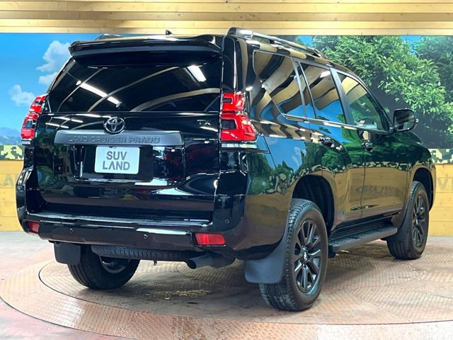 ☆全国のネクステージからお取り寄せが可能※!遠方の店舗に展示してあるクルマが気になる場合も、最寄りの店舗でご覧いただくことが可能です!是非私たちに要望をお聞かせください!※別途費用