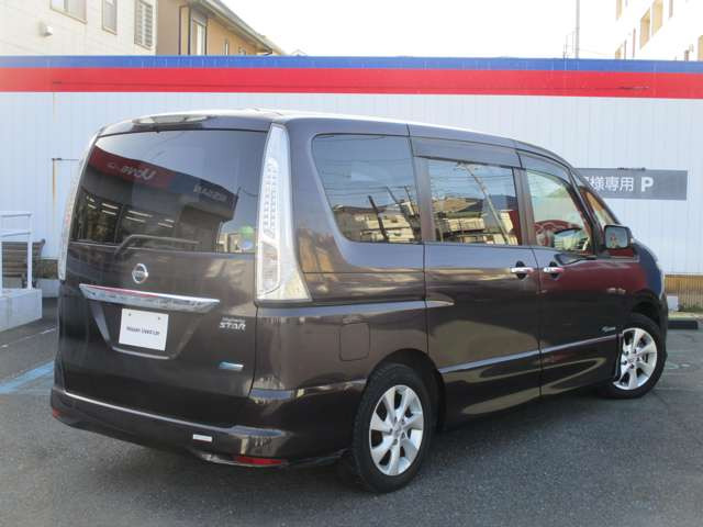 セレナ2.0 ハイウェイスター S-HYBRID