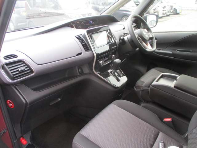 セレナ2.0 ハイウェイスターV 4WD