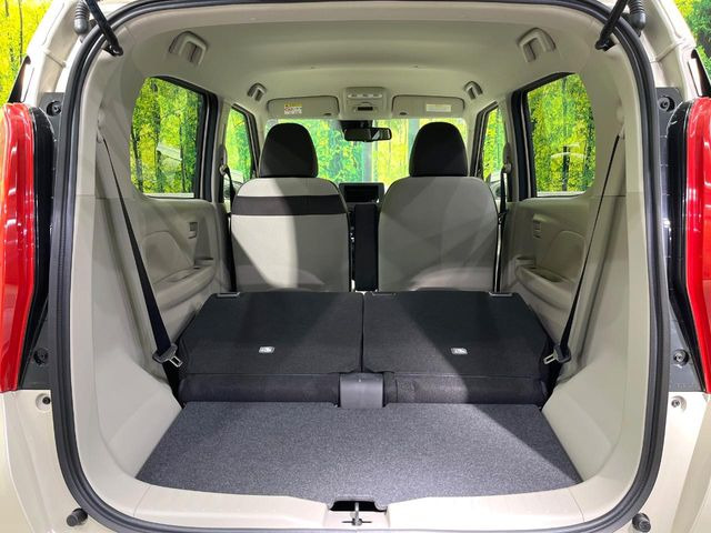 ���i�̂���������ʋ΁A���}���ɏ\���ȉ׎��X�y�[�X���m�ۂ��Ă���܂��B�Z�J���h�V�[�g��|���ƁA�傫�ȉו��̐ύڂ��\�ł���