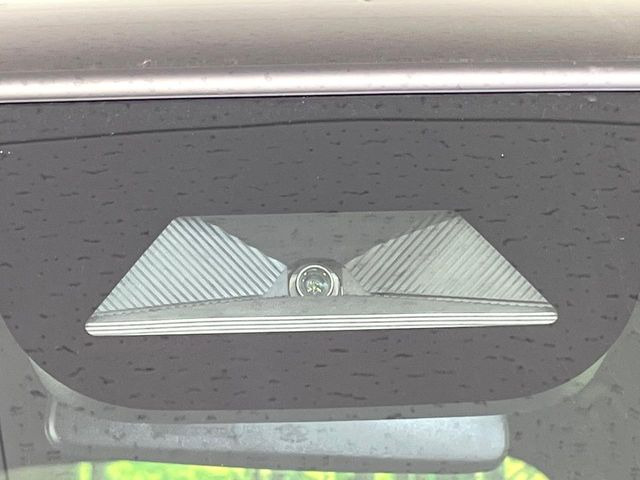 �y�z���_�Z���V���O�z���s���ɑO���̎ԗ�����F�����A�Փ˂������Ȏ��͌x��ƃu���[�L�ŏՓˉ���Ɣ�Q�y�����A�V�X�g�B�����S�Ƀh���C�u�����y���݂��������܂��B