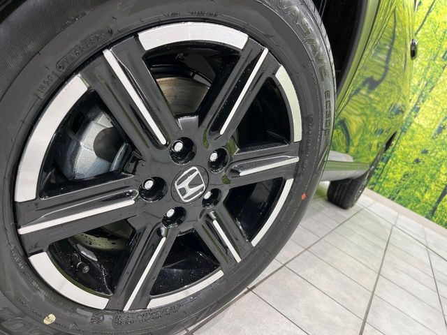 �y����16�C���`�A���~�z�C�[���z�O�ςɃ}�b�`���������A���~�z�C�[���𑕒����Ă���܂��B�e��ЊO�A���~�z�C�[����A�X�^�b�h���X�^�C�����戵�����Ă���܂��B���񂲑��k����������