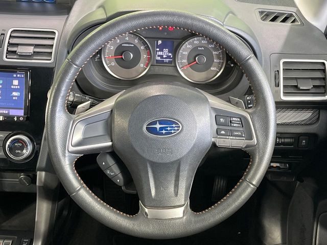 �y�����v�����X�e�A�����O�z�㎿�Ȋv���g�p���邱�ƂŁA��ɂ����������݂ƂĂ��^�]���₷���n���h���ł���