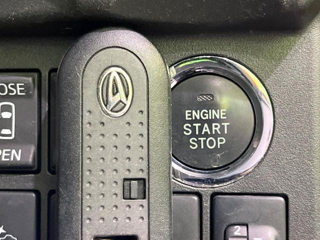 �y�L�[�t���[�V�X�e���z�J�o����|�P�b�g�ɓ��ꂽ�܂܂ł��h�A�̎{���E�������\�ȃX�}�[�g�L�[�𑕔��B�G���W���̃I���E�I�t�����J�M�����o���K�v����������Ƃ��Ă��֗��ł���