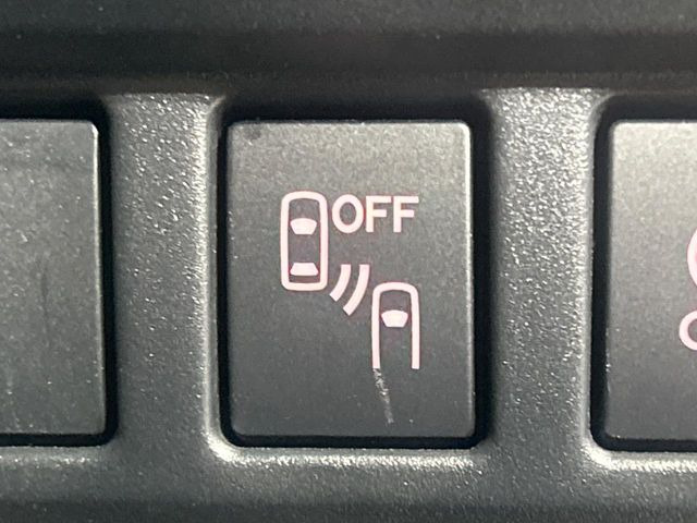 �y�����r�[�N���f�B�e�B�N�V�����z���s���A�h�A�~���[�̎��p�ɂȂ�₷���ӏ��Ɍ㑱�Ԃ��ڋ߂���ƃT�C�h�~���[�t�߂Ɍx����\���A�h���C�o�[�ɒ��ӊ��N�ƁA����̍ۂ̓n���h��������A�V�X�g�����܂��B