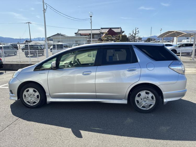 フィットシャトルハイブリッド1.3 スマートセレクション ファインライン