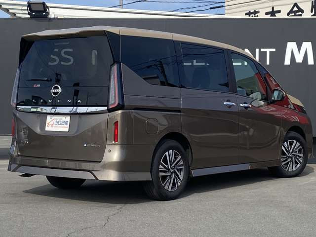 セレナ1.4 e-POWER ハイウェイスターV