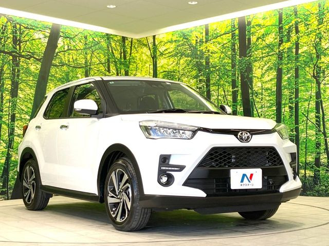 高透明度のガラス皮膜で撥水はもちろん、上質なツヤ・光沢を実現。紫外線や酸性雨から大切な愛車を保護し、色あせ・劣化を防止。「弾スプラッシュコート」、「弾プリミッサコート」からお選びいただけます。