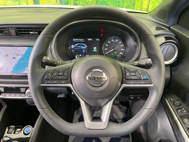 �y�����v�����X�e�A�����O�z�㎿�Ȋv���g�p���邱�ƂŁA��ɂ����������݂ƂĂ��^�]���₷���n���h���ł���