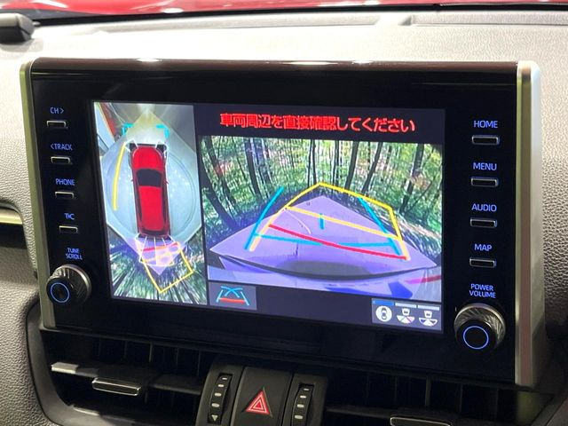 【パノラミックビューモニター】専用のカメラにより、上から見下ろしたような視点で360度クルマの周囲を確認することができます☆死角部分も確認しやすく、狭い場所での切り返しや駐車もスムーズに行えます。