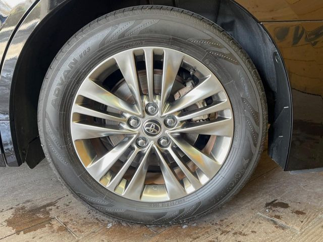 �y����18�C���`�A���~�z�C�[���z�O�ςɃ}�b�`���������A���~�z�C�[���𑕒����Ă���܂��B�e��ЊO�A���~�z�C�[����A�X�^�b�h���X�^�C�����戵�����Ă���܂��B���񂲑��k����������