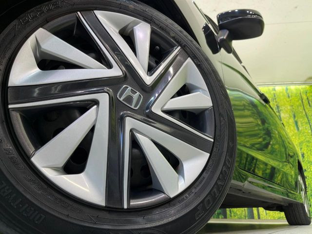 �y����15�C���`�A���~�z�C�[���z�O�ςɃ}�b�`���������A���~�z�C�[���𑕒����Ă���܂��B�e��ЊO�A���~�z�C�[����A�X�^�b�h���X�^�C�����戵�����Ă���܂��B���񂲑��k����������