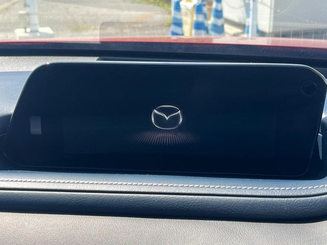 �y�}�c�_�R�l�N�g�i�r�z�ԓ��̕��͋C�Ƀ}�b�`������̌^�^�C�v�̃i�r�B�e����q�ݒ��Bluetooth�Đ����A�l�X�ȋ@�\���y���߂܂��B�����I�ȃ_�C�������삪�\�ŁA�g��������ǍD�ł��B