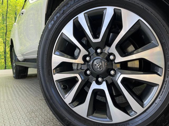 �y����19�C���`�A���~�z�C�[���z�O�ςɃ}�b�`���������A���~�z�C�[���𑕒����Ă���܂��B�e��ЊO�A���~�z�C�[����A�X�^�b�h���X�^�C�����戵�����Ă���܂��B���񂲑��k����������