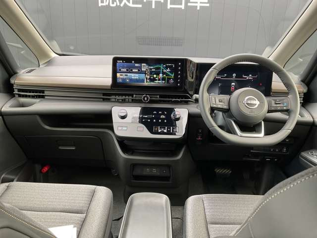 セレナ1.4 e-4ORCE ハイウェイスターV 4WD