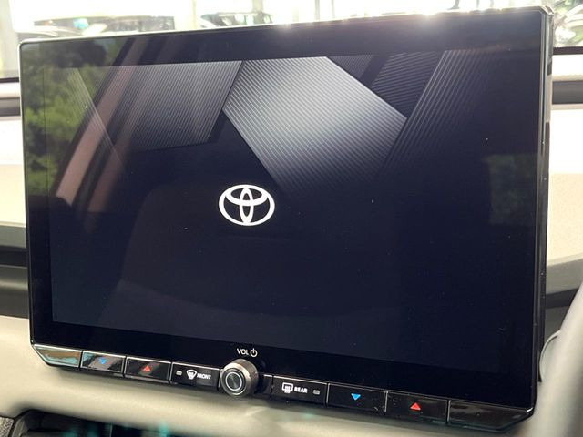 �y12.9�C���` �f�B�X�v���C�I�[�f�B�I�z���ʂ̃f�B�X�v���C��AppleCarPlay��AndroidAuto�����p�\�B�傫�ȉ�ʂŃX�}�z�i�r�A�v���������p���������܂���