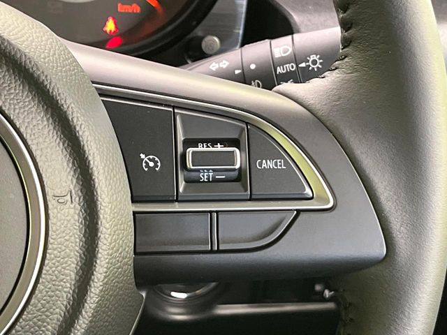 �y�N���[�Y�R���g���[���z�������H�����N���N���s�B�A�N�Z���𗣂��Ă���葬�x�ő��s���ł��A�������^�]���̕��S���y��!�����E�������ȒP�ȃX�C�b�`����Œ����ł��܂��B