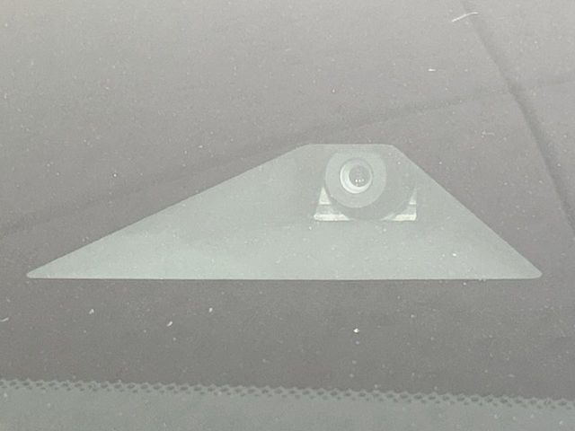 �y�C���e���W�F���g�G�}�[�W�F���V�[�u���[�L�z�t�����g�J�����őO���̎ԗ�����s�҂����m�B�Փ˂������Ȏ��͏Փ˔�Q�y���u���[�L���쓮�A�Փˉ�����T�|�[�g�B�����S�Ƀh���C�u�����y���݂��������܂��B