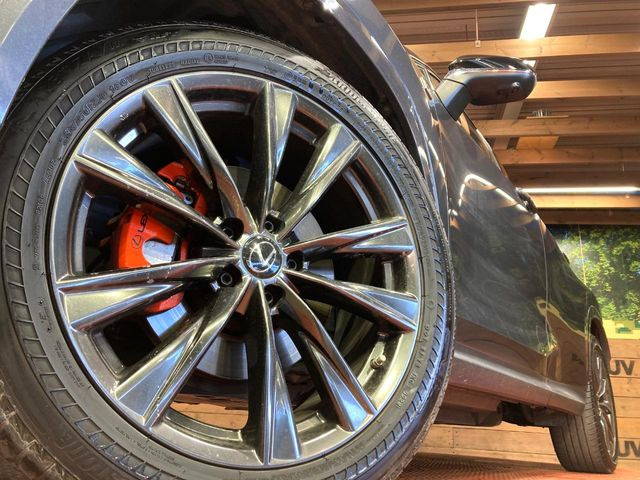 �y����20�C���`�A���~�z�C�[���z�O�ςɃ}�b�`���������A���~�z�C�[���𑕒����Ă���܂��B�e��ЊO�A���~�z�C�[����A�X�^�b�h���X�^�C�����戵�����Ă���܂��B���񂲑��k����������