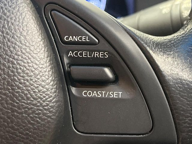 �y�N���[�Y�R���g���[���z�������H�����N���N���s�B�A�N�Z���𗣂��Ă���葬�x�ő��s���ł��A�������^�]���̕��S���y��!�����E�������ȒP�ȃX�C�b�`����Œ����ł��܂��B