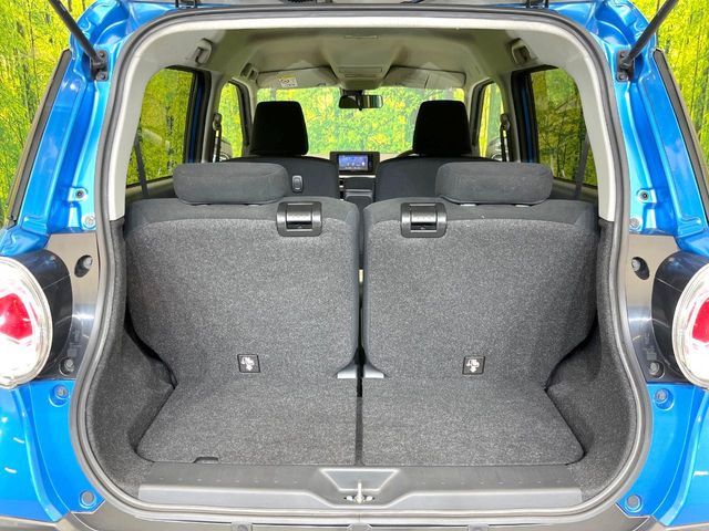 ���i�̂���������ʋ΁A���}���ɏ\���ȉ׎��X�y�[�X���m�ۂ��Ă���܂��B�Z�J���h�V�[�g��|���ƁA�傫�ȉו��̐ύڂ��\�ł���