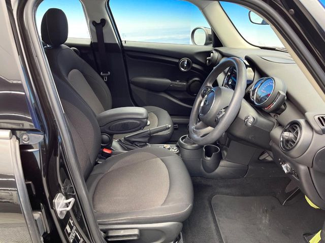 ���V�[�g�̎g�p��:�j��E�ւ�������Ȃ��A�����̒ʂ肫�ꂢ�ȏ�Ԃ��ێ����Ă���܂��B�܂��A�����N���[�j���O�E�R�[�e�B���O�����p�����������܂��B