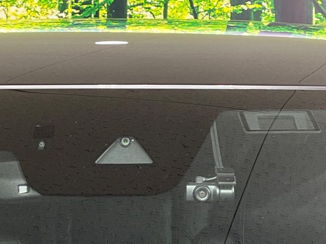 �yi-ACTIVESENSE�z���s���ɑO���̎ԗ�����F�����A�Փ˂������Ȏ��͌x��ƃu���[�L�ŏՓˉ���Ɣ�Q�y�����A�V�X�g�B�����S�Ƀh���C�u�����y���݂��������܂��B