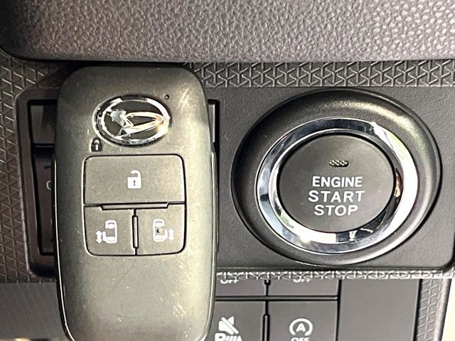 �y�L�[�t���[�V�X�e���z�J�o����|�P�b�g�ɓ��ꂽ�܂܂ł��h�A�̎{���E�������\�ȃX�}�[�g�L�[�𑕔��B�G���W���̃I���E�I�t�����J�M�����o���K�v����������Ƃ��Ă��֗��ł���