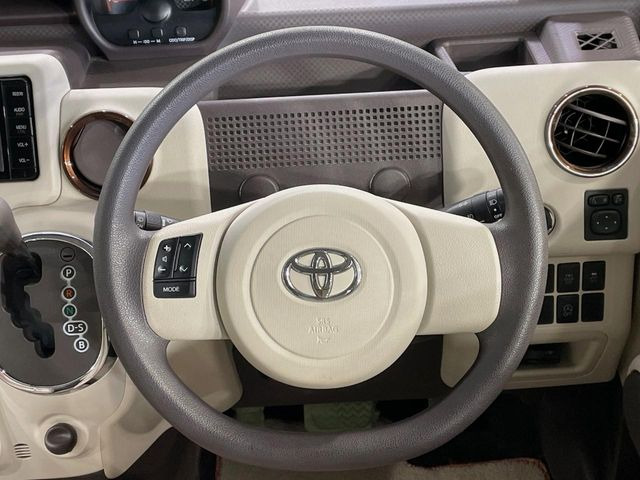 ステアリングも使用感が少なく、きれいな状態となっております♪