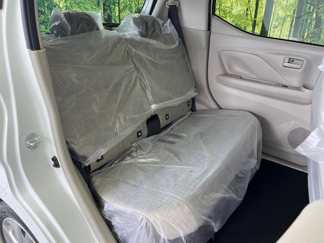 ���i���ȃI���W�i���t���A�}�b�g���I�v�V�����ɂĂ��p�ӂ��Ă���܂��B���D���ȃf�U�C����J���[�����Ԃɍ��킹�đI��ł����������Ƃ��ł��܂���