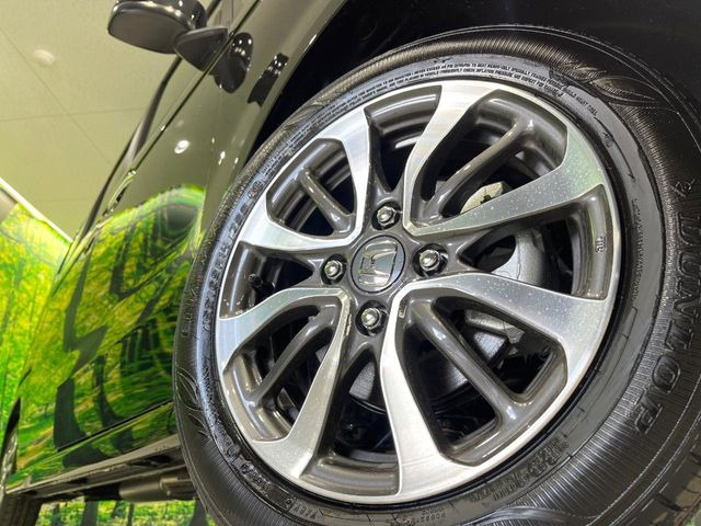 �y����14�C���`�A���~�z�C�[���z�O�ςɃ}�b�`���������A���~�z�C�[���𑕒����Ă���܂��B�e��ЊO�A���~�z�C�[����A�X�^�b�h���X�^�C�����戵�����Ă���܂��B���񂲑��k����������