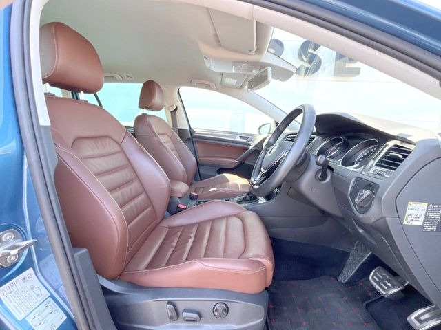 ●レザーシート:高級感漂うレザーシートは、使用感も少なく良好なコンディションを保っております!その他、気になる箇所がございましたらお気軽にお問合せ下さい!