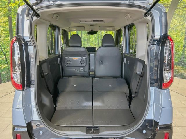 ���i�̂���������ʋ΁A���}���ɏ\���ȉ׎��X�y�[�X���m�ۂ��Ă���܂��B�Z�J���h�V�[�g��|���ƁA�傫�ȉו��̐ύڂ��\�ł���