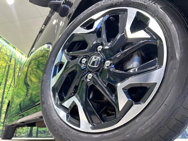 �y����15�C���`�A���~�z�C�[���z�O�ςɃ}�b�`���������A���~�z�C�[���𑕒����Ă���܂��B�e��ЊO�A���~�z�C�[����A�X�^�b�h���X�^�C�����戵�����Ă���܂��B���񂲑��k����������