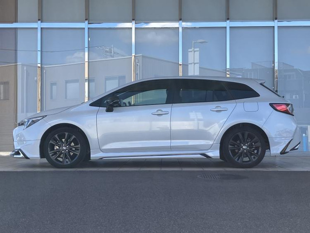 カローラツーリング1.8 ハイブリッド W×B