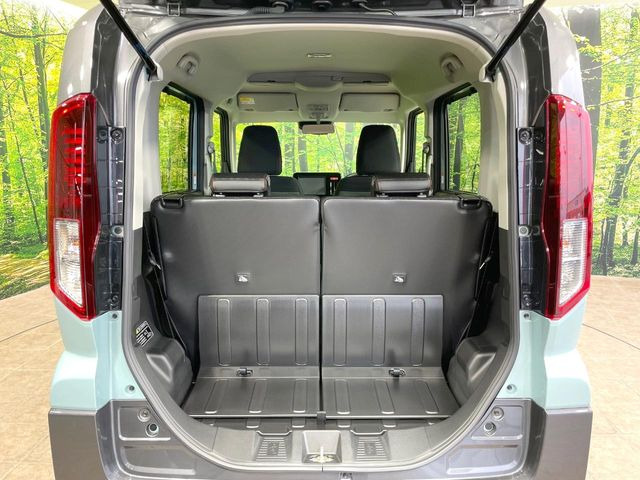 ���i�̂���������ʋ΁A���}���ɏ\���ȉ׎��X�y�[�X���m�ۂ��Ă���܂��B�Z�J���h�V�[�g��|���ƁA�傫�ȉו��̐ύڂ��\�ł���