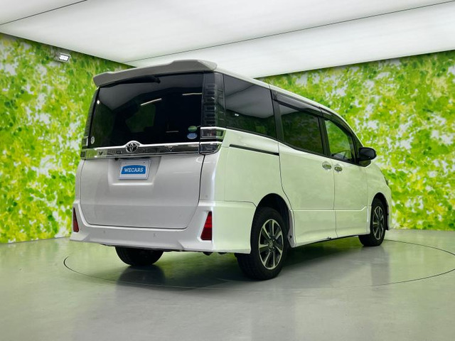 ヴォクシー2.0 ZS 煌II 4WD