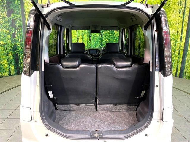 ���i�̂���������ʋ΁A���}���ɏ\���ȉ׎��X�y�[�X���m�ۂ��Ă���܂��B�Z�J���h�V�[�g��|���ƁA�傫�ȉו��̐ύڂ��\�ł���