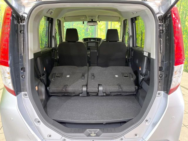 ���i�̂���������ʋ΁A���}���ɏ\���ȉ׎��X�y�[�X���m�ۂ��Ă���܂��B�Z�J���h�V�[�g��|���ƁA�傫�ȉו��̐ύڂ��\�ł���