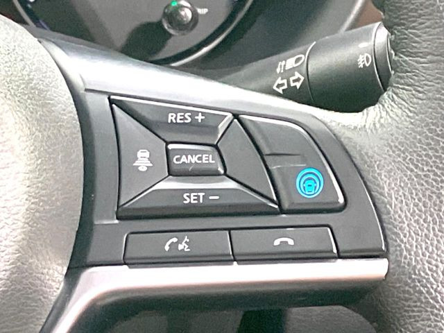 【プロパイロット】高速道路での長距離走行が楽に!!渋滞時と巡回走行のシーンで、アクセル・ブレーキ・ステアリングを自動で制御し、長距離運転の負担を軽減してくれます♪