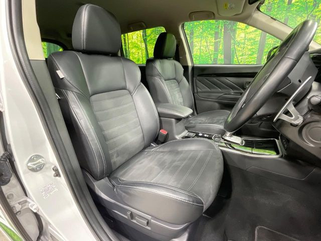 �y�n�[�t���U�[�V�[�g�z�������ƍ���S�n�𗼗������l�C�̃V�[�g���w�ʁE���ʂ̃t�@�u���b�N�f�ނ́A�ʋC���̗ǂ��⊊��ɂ����ɗD��Ă��܂��B�C���╞���ɍ��E���ꂸ���K�ɂ���肢�������܂��B