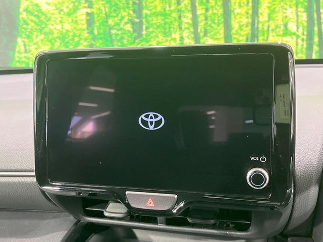 �y8�C���` �f�B�X�v���C�I�[�f�B�I�z���ʂ̃f�B�X�v���C��AppleCarPlay��AndroidAuto�����p�\�B�傫�ȉ�ʂŃX�}�z�i�r�A�v���������p���������܂���