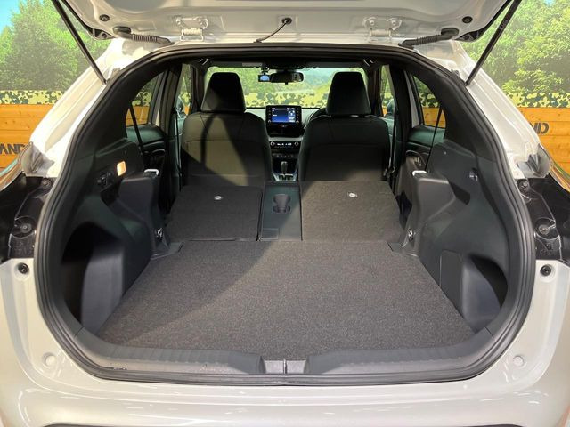 ���i�̂���������ʋ΁A���}���ɏ\���ȉ׎��X�y�[�X���m�ۂ��Ă���܂��B�Z�J���h�V�[�g��|���ƁA�傫�ȉו��̐ύڂ��\�ł���